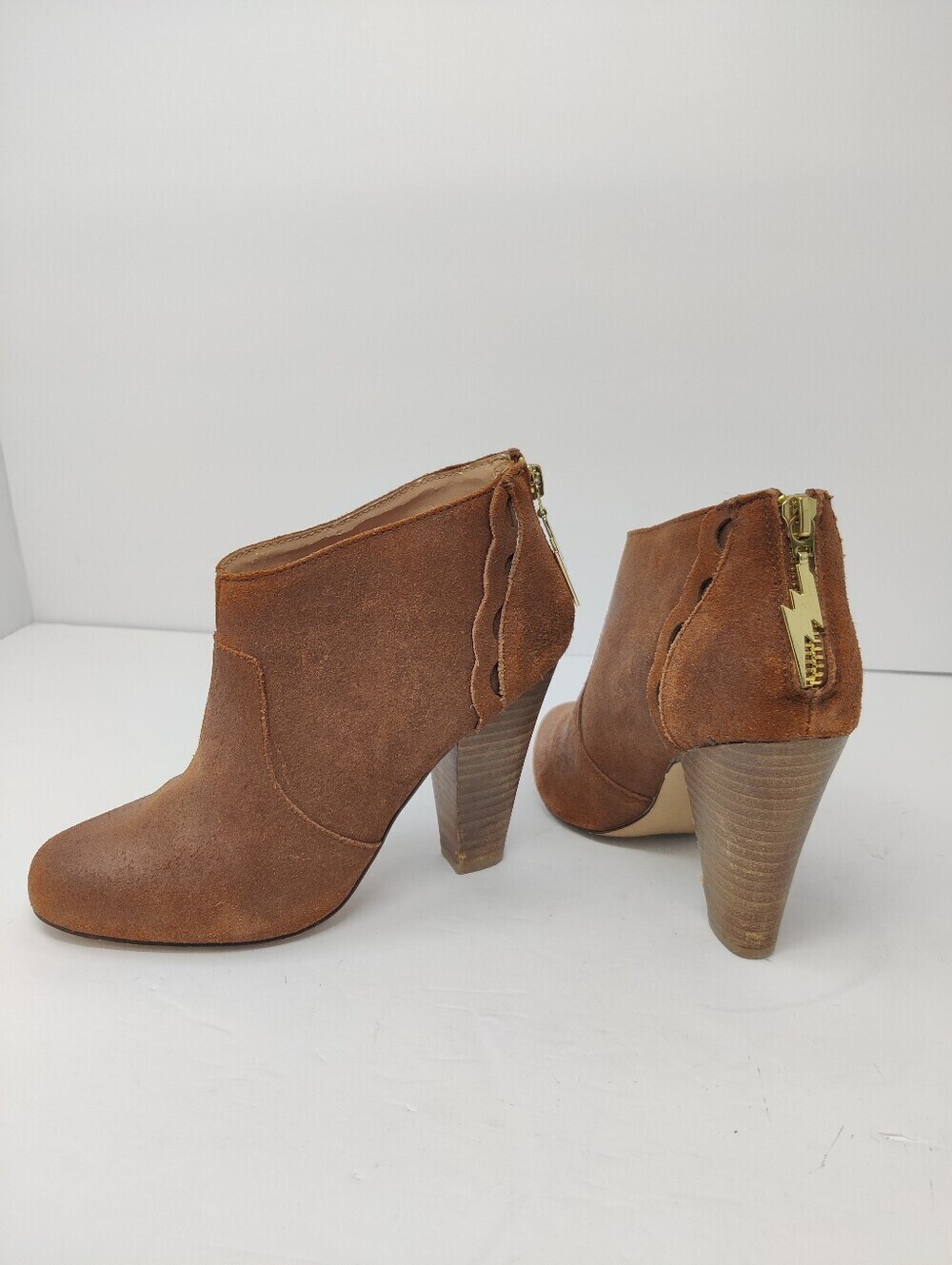 Betsey Johnson Jensen Suede Booties Brown Scalloped Gold Zip Cone Heel 6